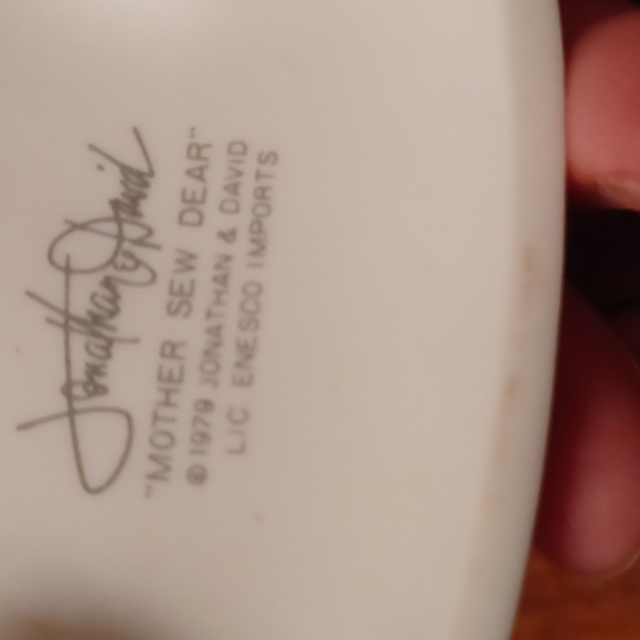 Jonathan & David "Mother Sew Dear" ceramic 1979 - Picture 2 of 5